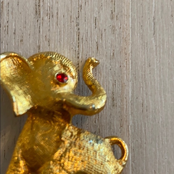 Vintage elephant brooch - Picture 2 of 4